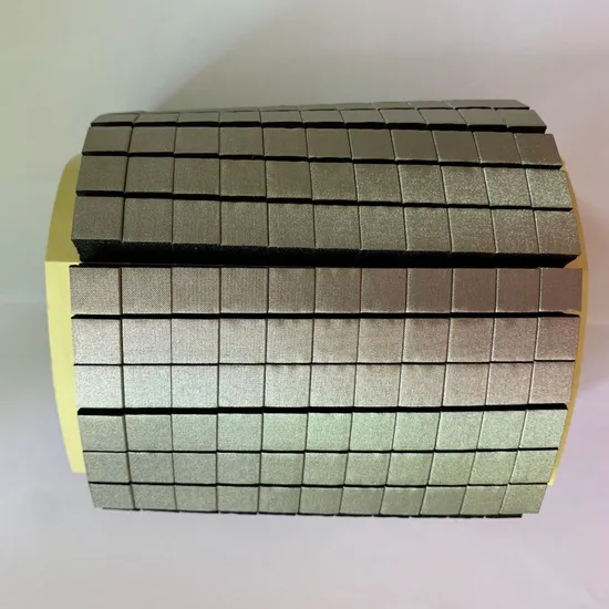 Guarnizione di schermatura auto-schermante